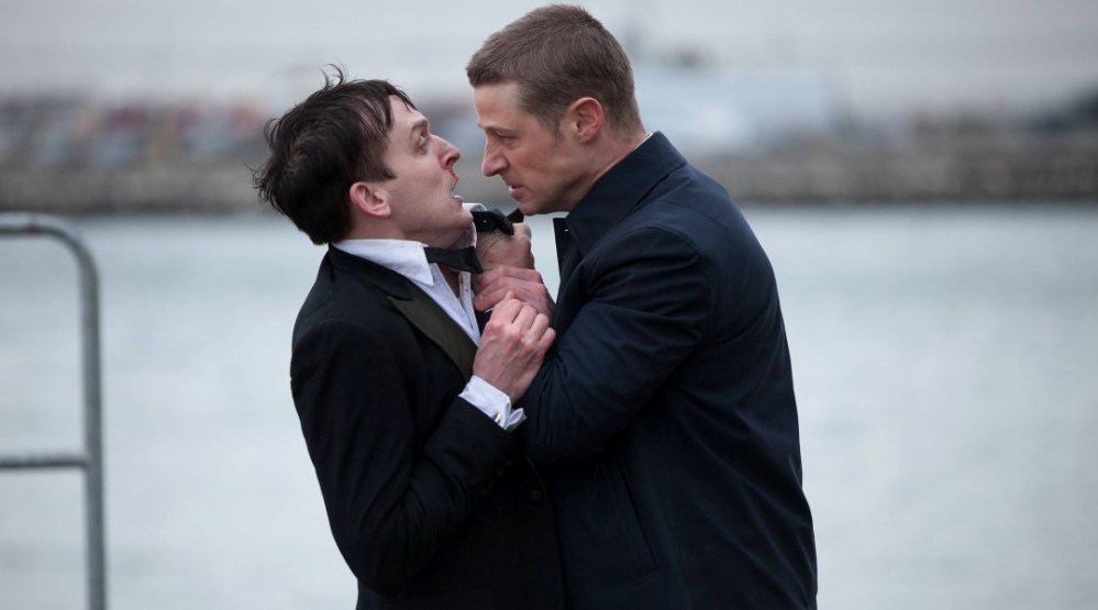 Gotham_pilot_RiverFrontPier_2109r_93b404d1_7.1-1080x600