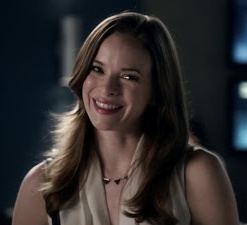 caitlin-snow-38602699-1916-1076